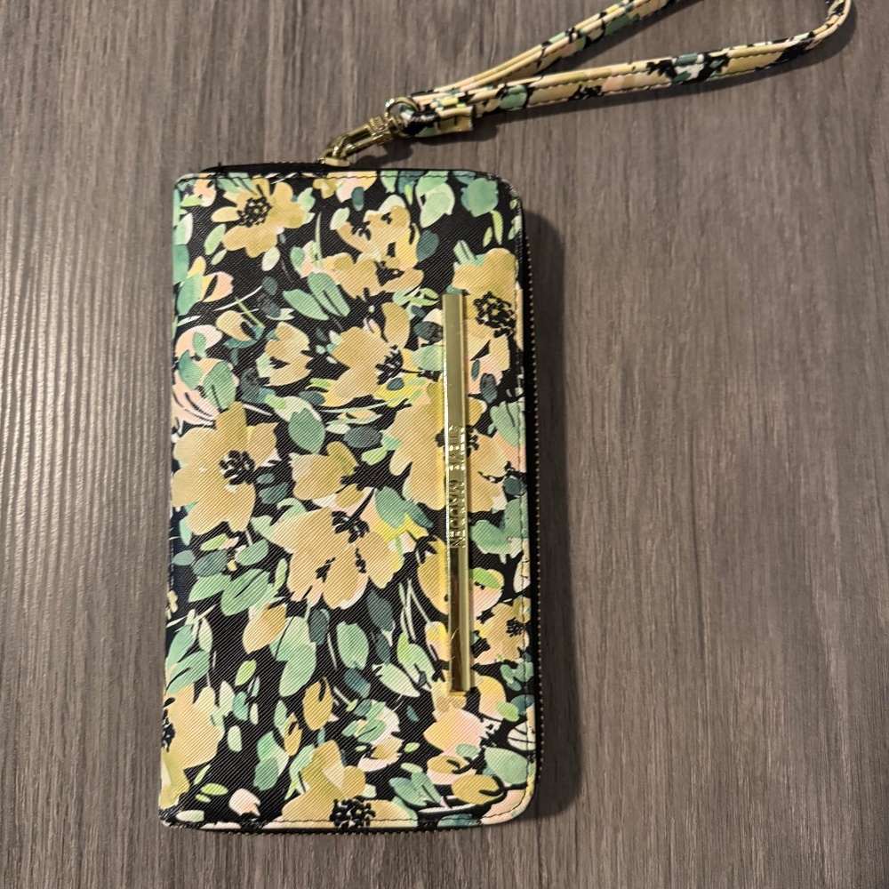 Steve Madden Floral Zip Wallet